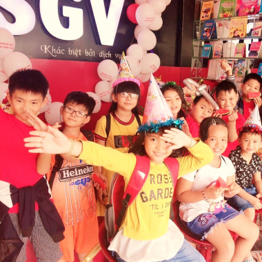 Sài Gòn Vina, Dạy ngoại ngữ cho trẻ em vào thứ 7 và chủ nhật tại Sài Gòn Vina