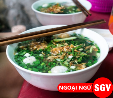 Where can I find the best Mì Quảng with chicken in Vietnam? (Ở đâu có thể tìm được món mì Quảng gà ngon nhất tại Việt Nam?)
